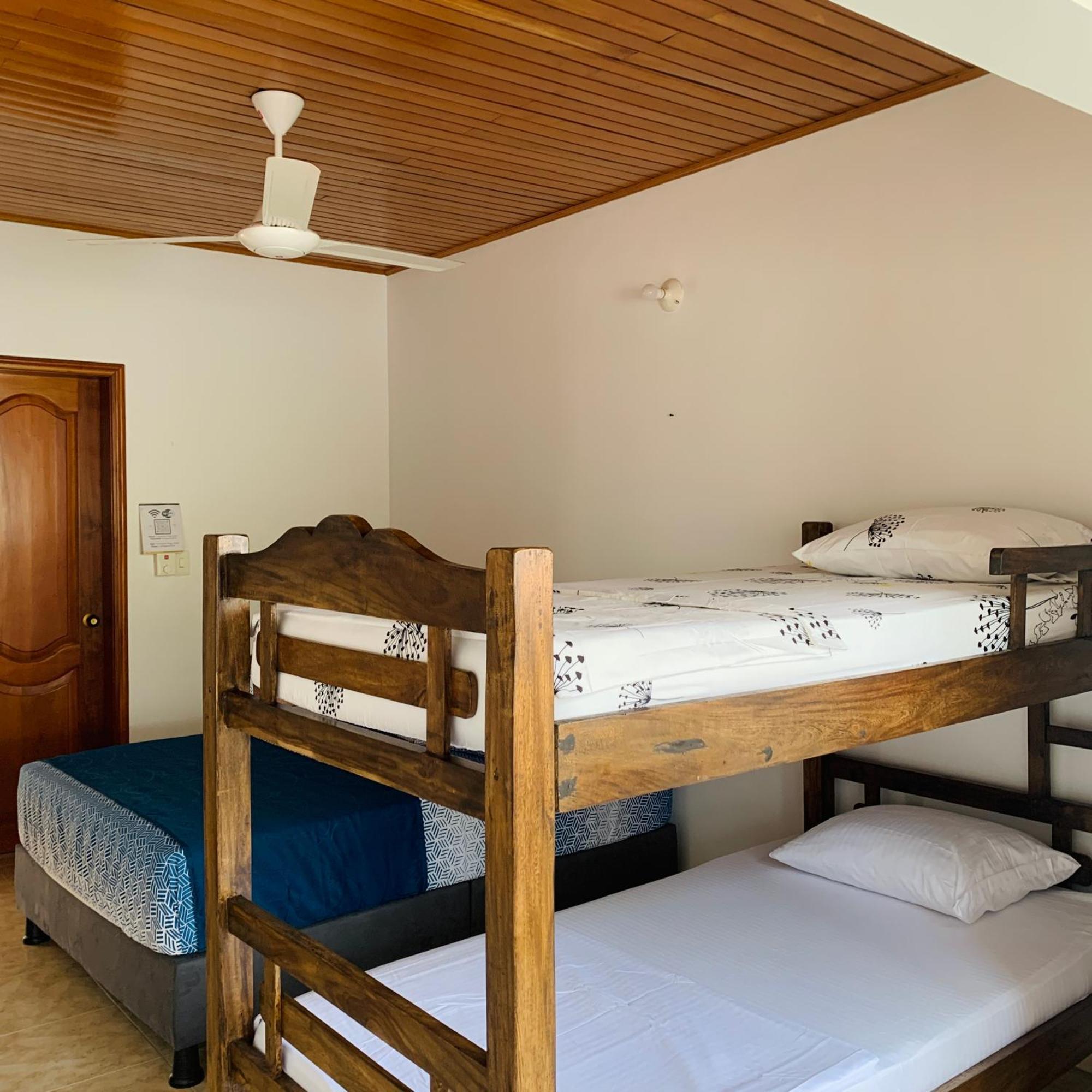 Hostel Cerca Al Centro Historico Cartagena ภายนอก รูปภาพ